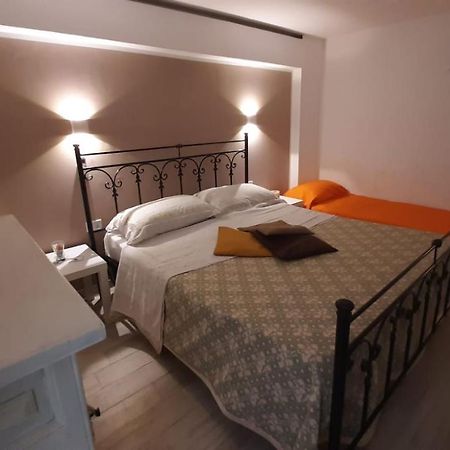 La Nicchia Del Borgo Apartment Taranto Ngoại thất bức ảnh