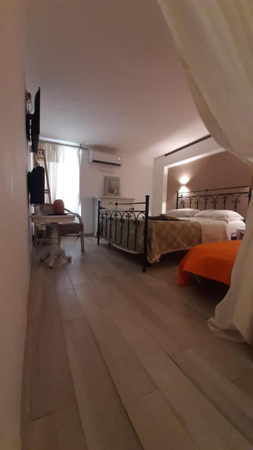 La Nicchia Del Borgo Apartment Taranto Ngoại thất bức ảnh
