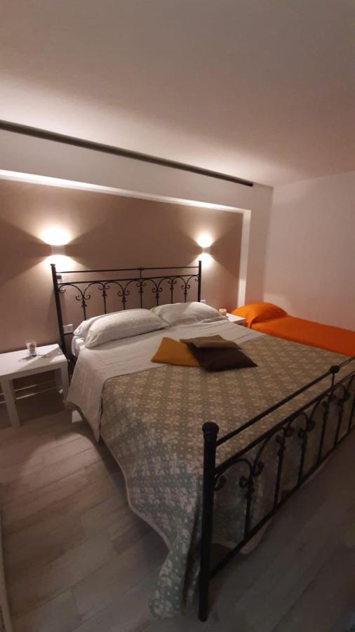 La Nicchia Del Borgo Apartment Taranto Ngoại thất bức ảnh