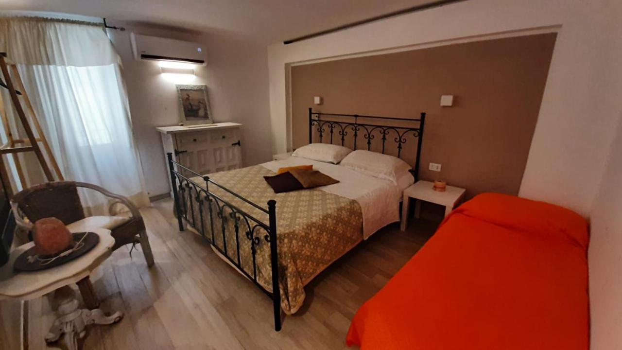 La Nicchia Del Borgo Apartment Taranto Ngoại thất bức ảnh
